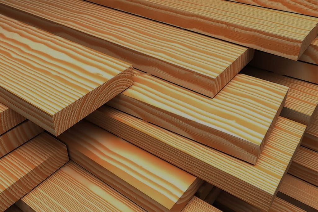 Пиломатериалы из лиственницы: какие они имеют преимущества?